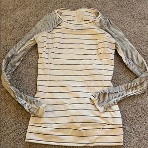 Women’s Lululemon long sleeve top
